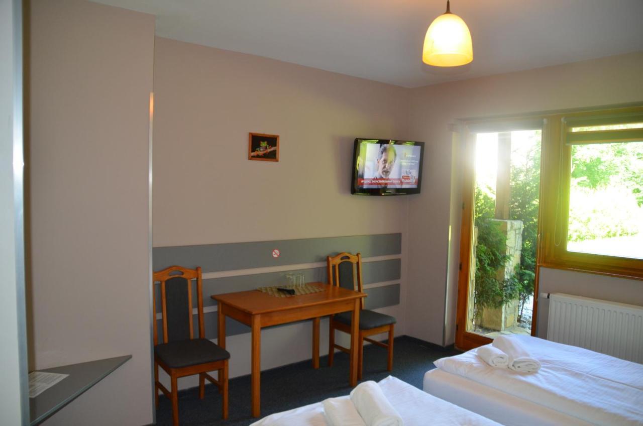 Hotel Tenis Chrząstowice Esterno foto