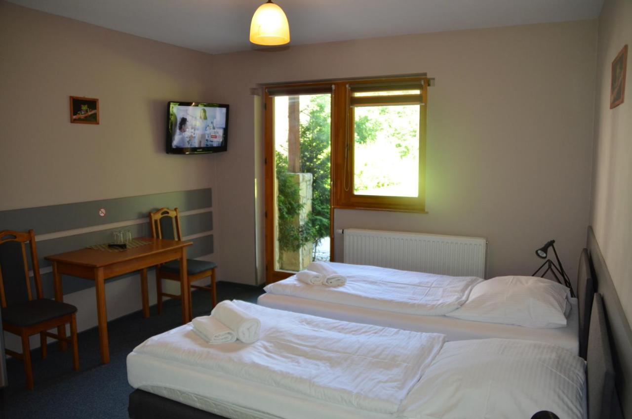 Hotel Tenis Chrząstowice Esterno foto